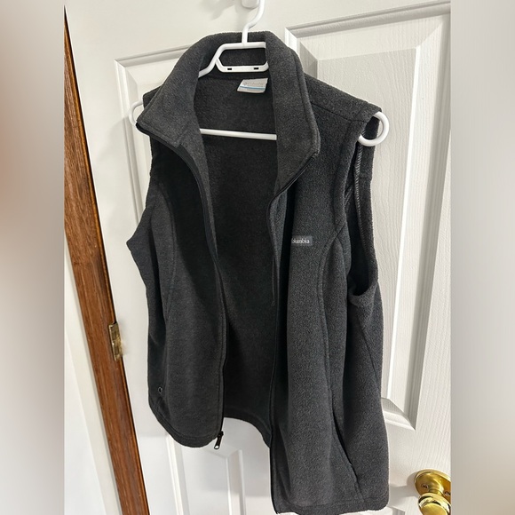 Columbia Women’s Fleece Vest - Picture 1 of 2